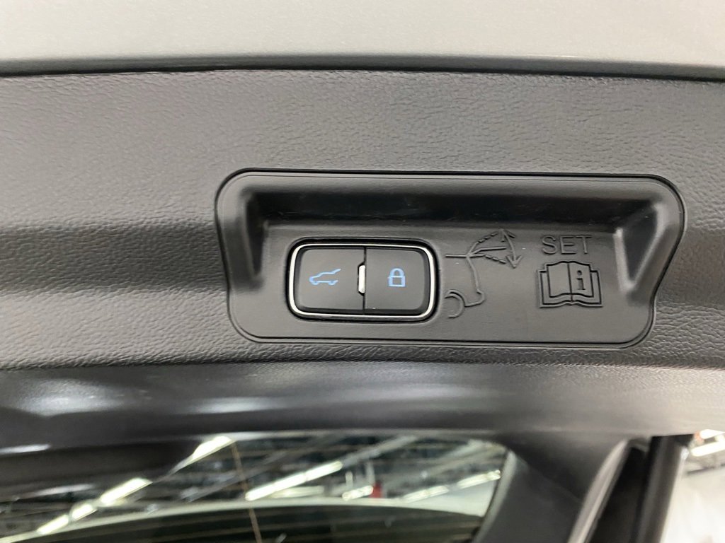 Used 2023 Ford Explorer Limited image 14