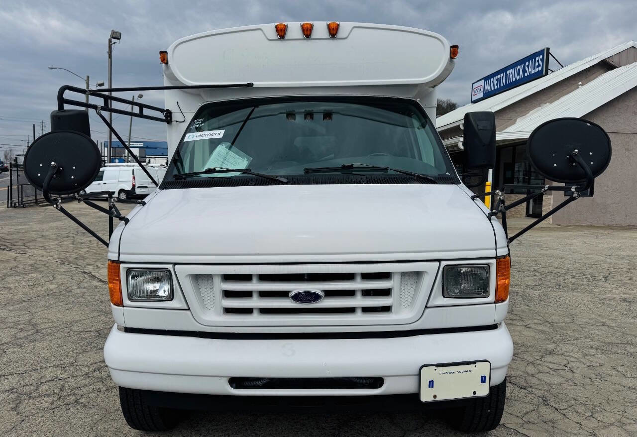 Used 2006 Ford E-350 and Econoline 350 Super Duty RWD image 2