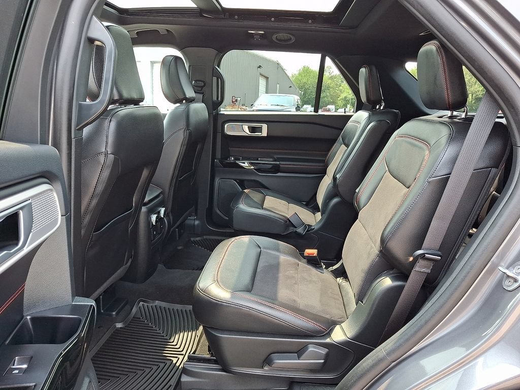 Used 2023 Ford Explorer ST-Line w/ Class IV Trailer Tow Package AWD/4WD image 10