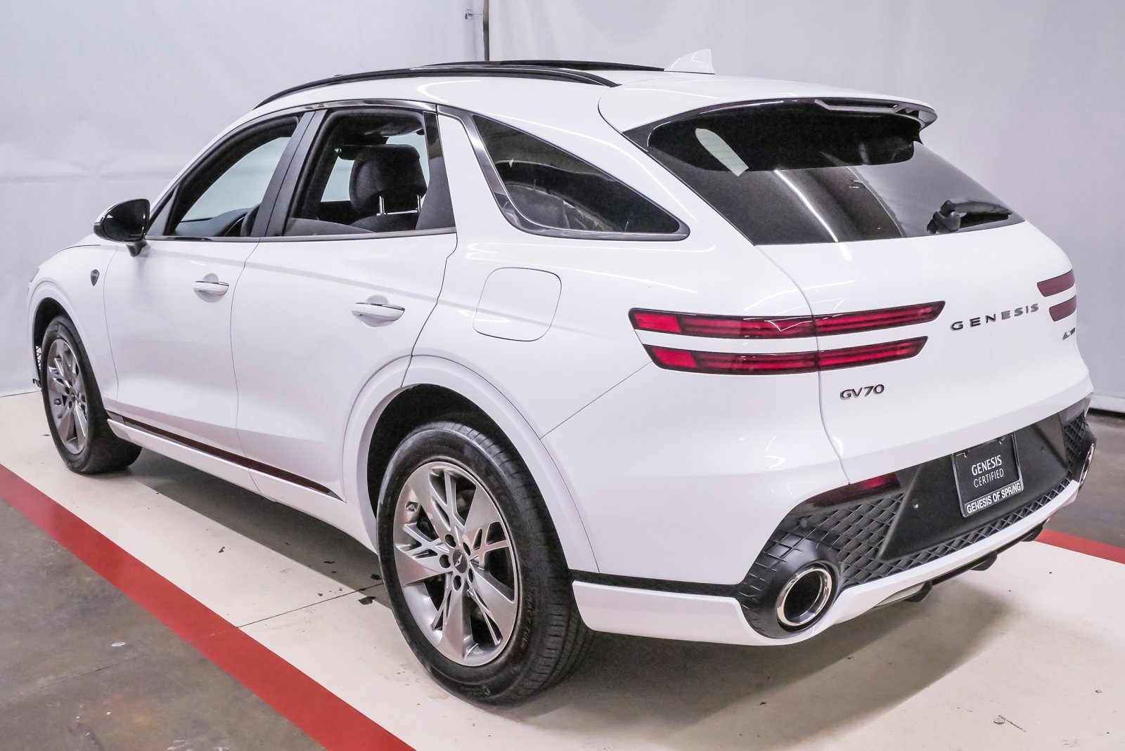 Certified 2025 Genesis GV70 3.5T Sport image 8