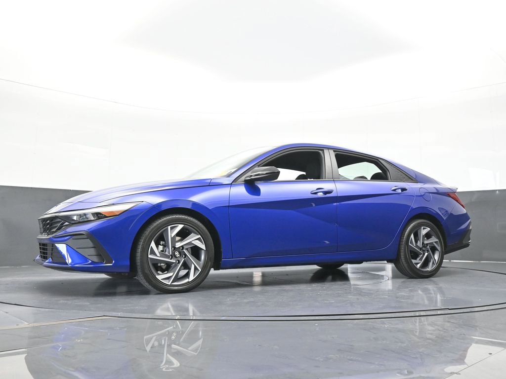 Used 2025 Hyundai Elantra Sport image 48