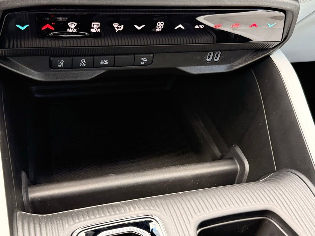 New 2026 Jeep Cherokee Laredo image 15