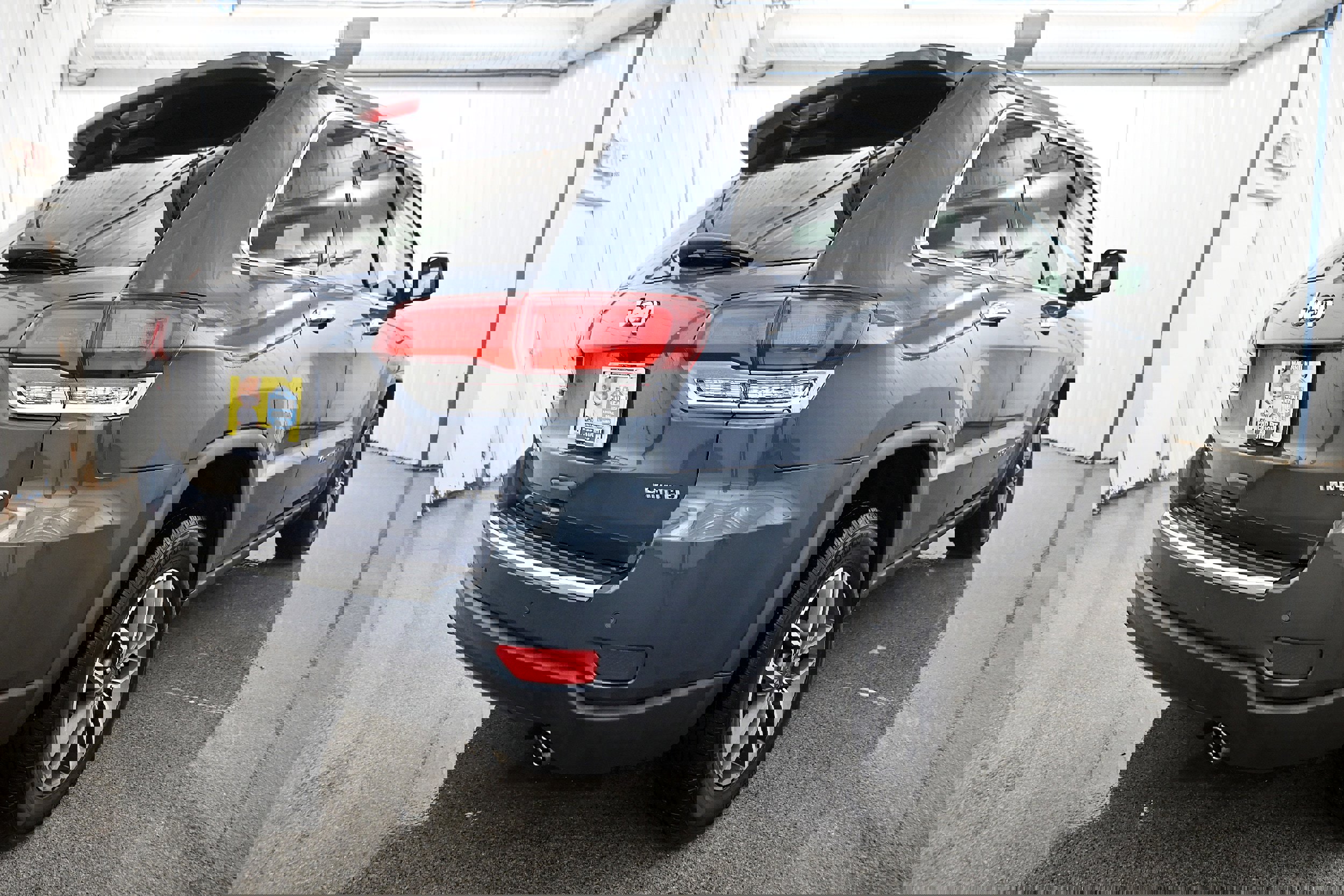 Used 2020 Jeep Grand Cherokee Limited w/ Premium Lighting Group image 34