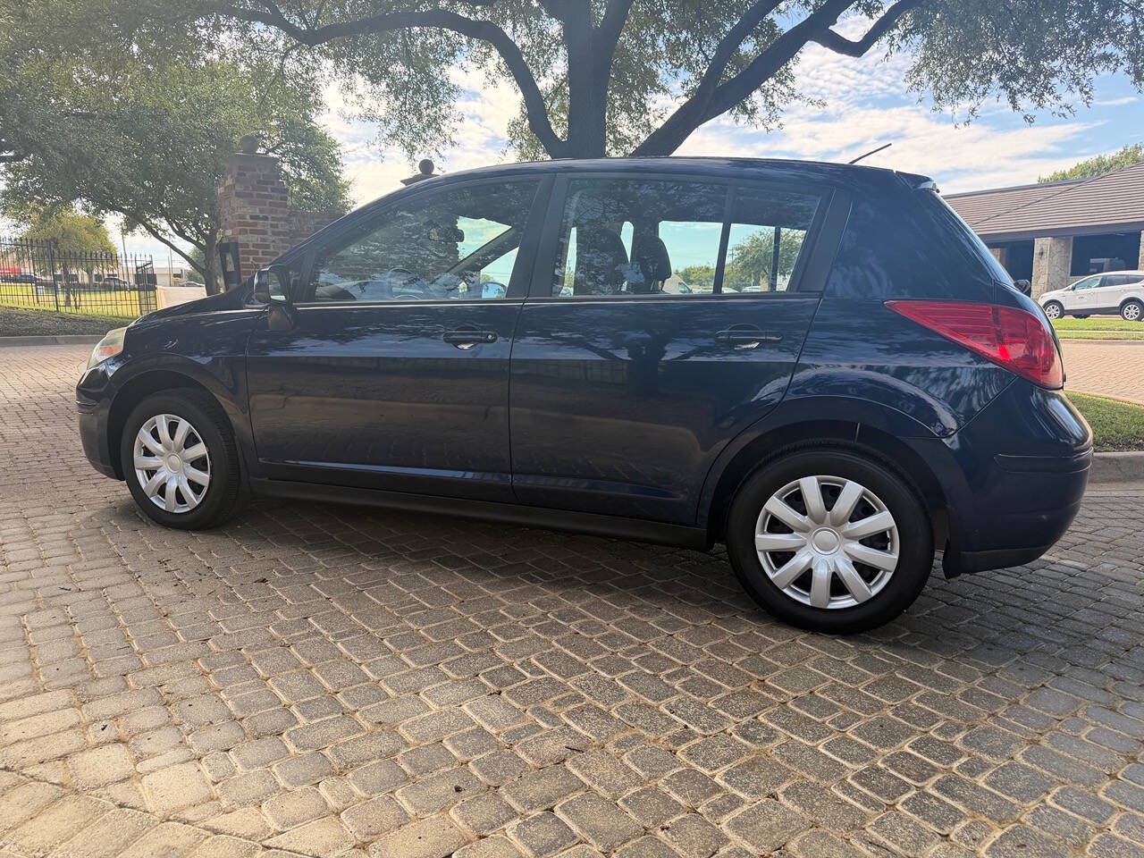 Used 2009 Nissan Versa 1.8 S w/ PWR Pkg FWD image 8