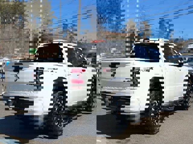 Used 2024 Nissan Frontier PRO-4X w/ Technology Package image 6