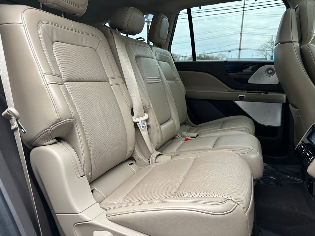 Used 2020 Lincoln Aviator Reserve w/ Equipment Group 202A image 28