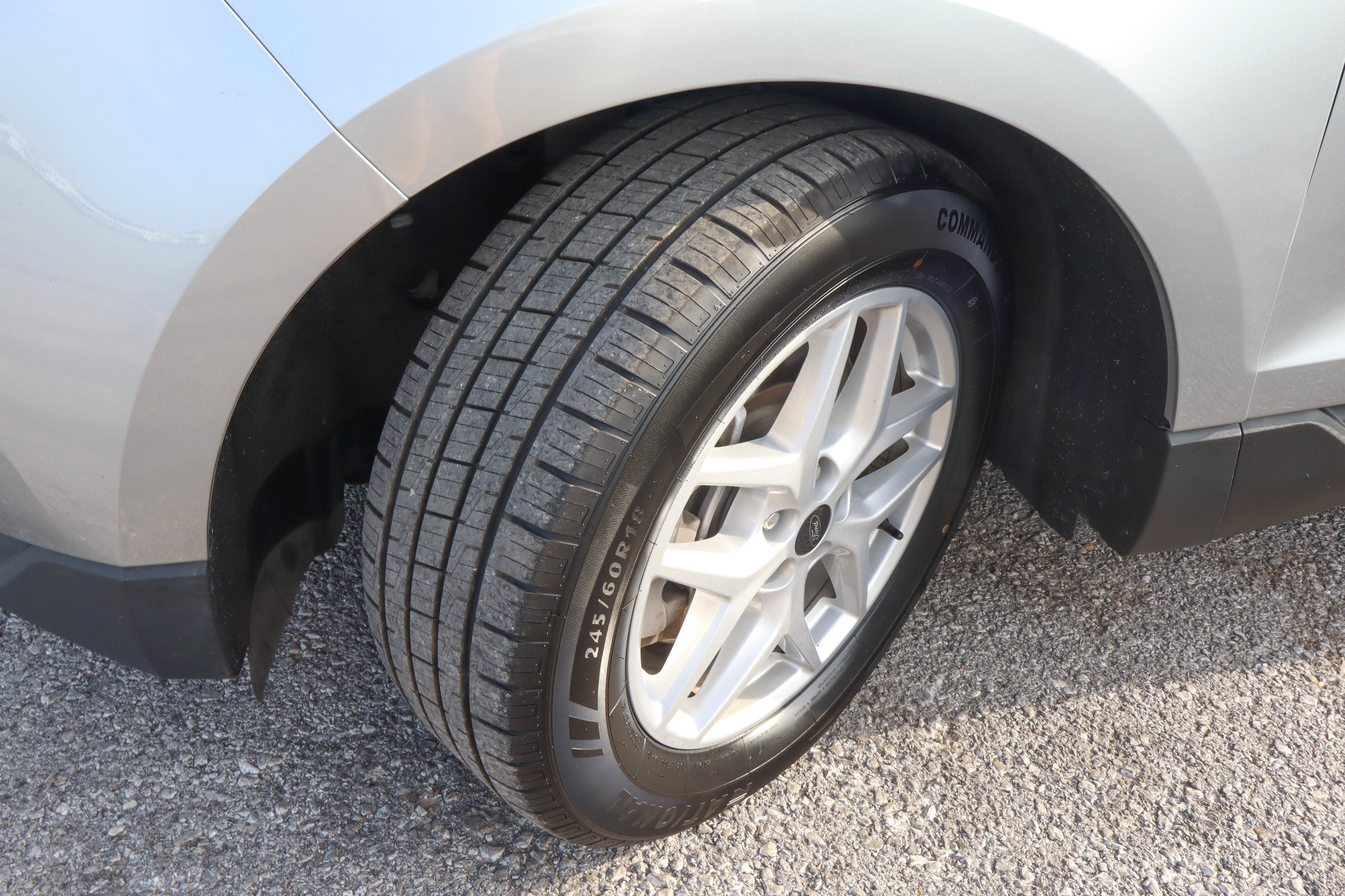 Used 2024 Ford Edge SEL AWD/4WD image 16