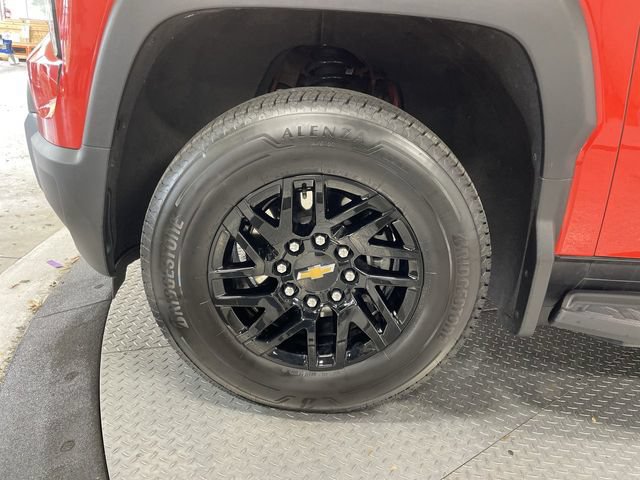 Certified 2025 Chevrolet Silverado EV LT AWD/4WD image 10