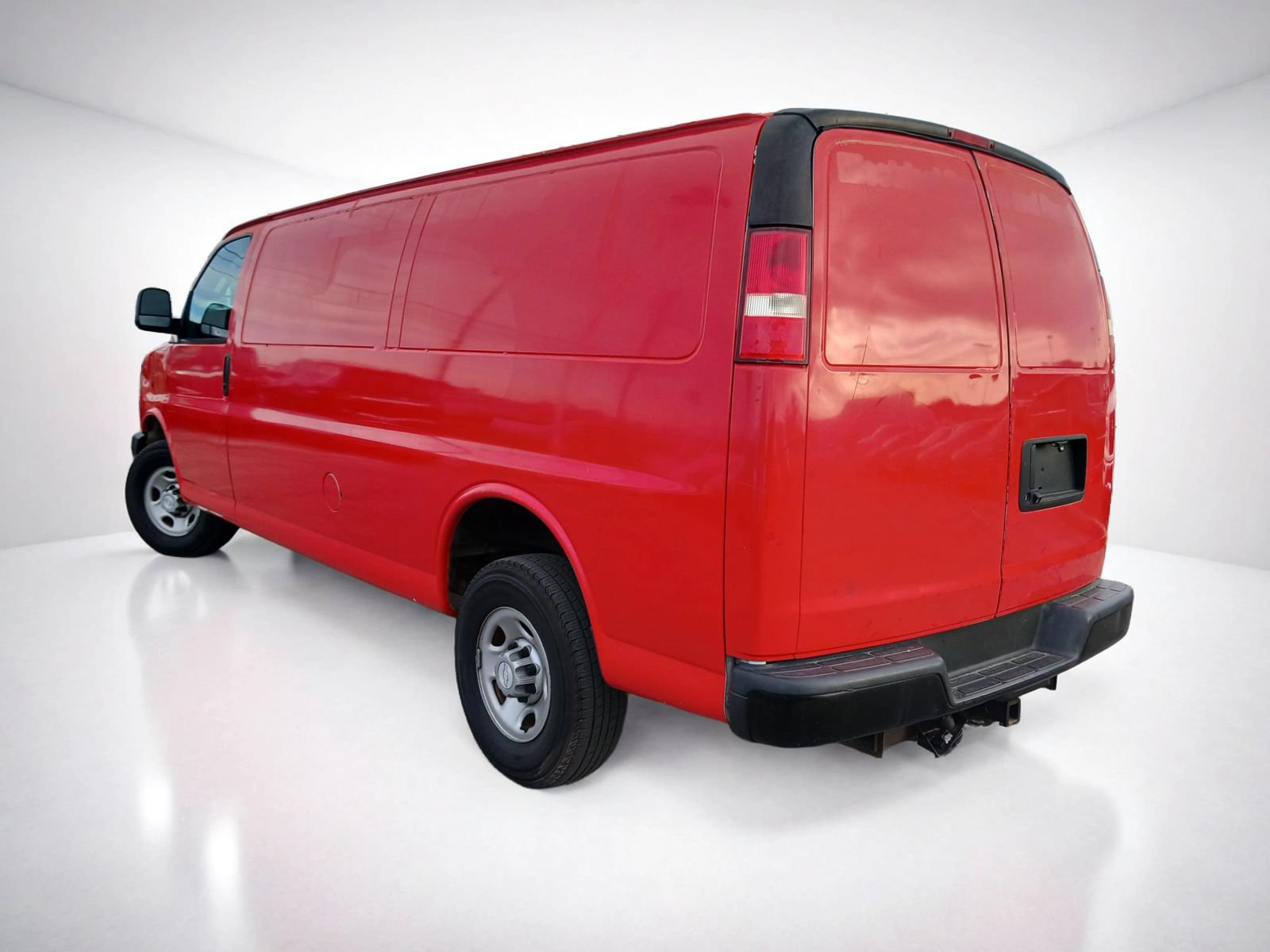 Used 2018 Chevrolet Express 3500 Extended w/ Driver Convenience Package RWD image 5