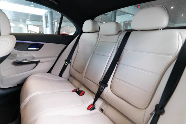 New 2026 Mercedes-Benz C 300 4MATIC Sedan image 30