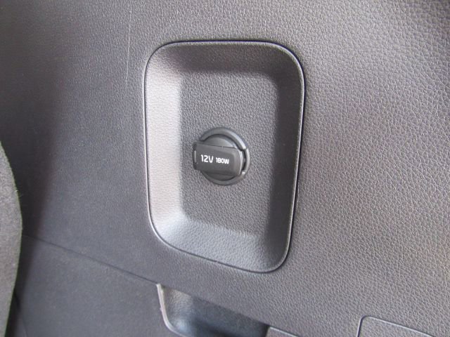 Used 2023 Kia Carnival LX image 30