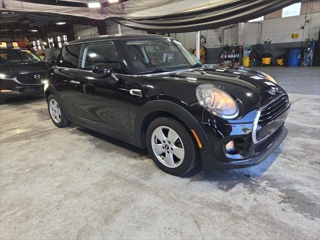 Used 2016 MINI Cooper 2-Door Hardtop FWD image 4
