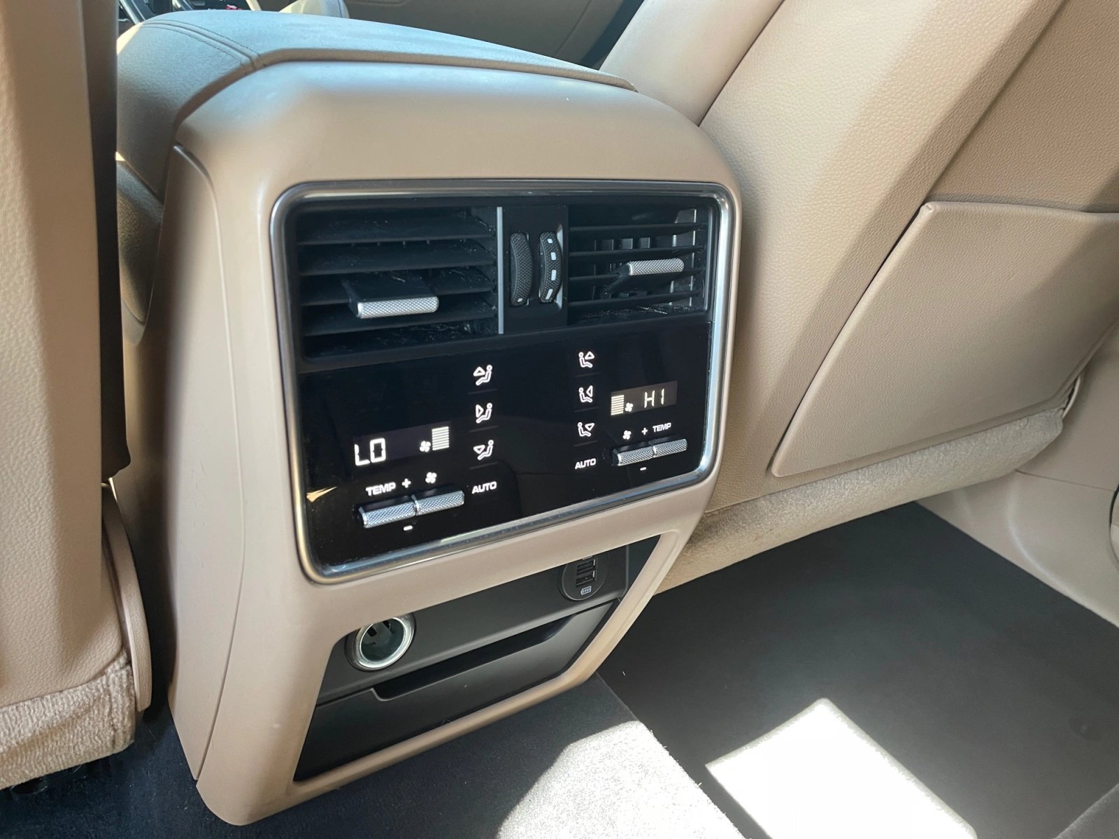 Used 2019 Porsche Cayenne S AWD/4WD image 21