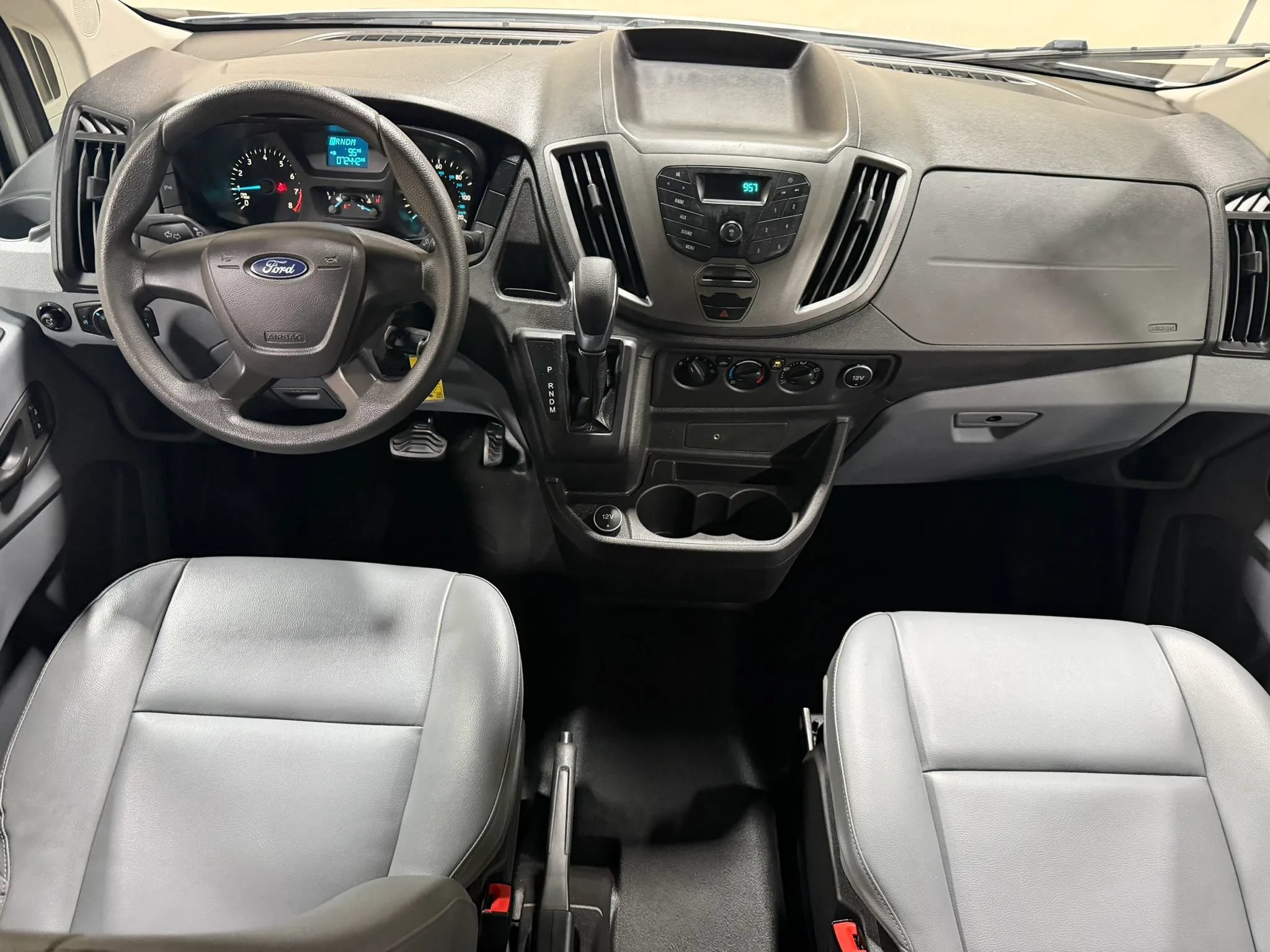 Used 2018 Ford Transit 150 XL RWD image 44