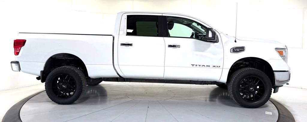 Used 2018 Nissan Titan SV RWD image 3