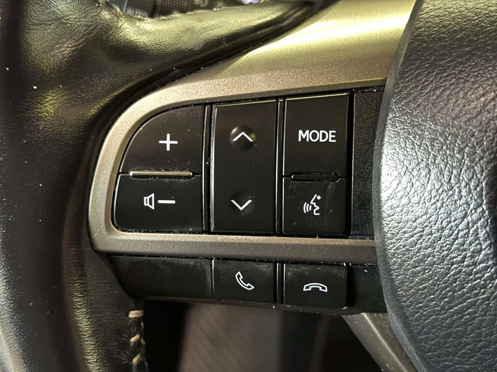 Used 2022 Lexus RX 350L Premium w/ Premium Package AWD/4WD image 21