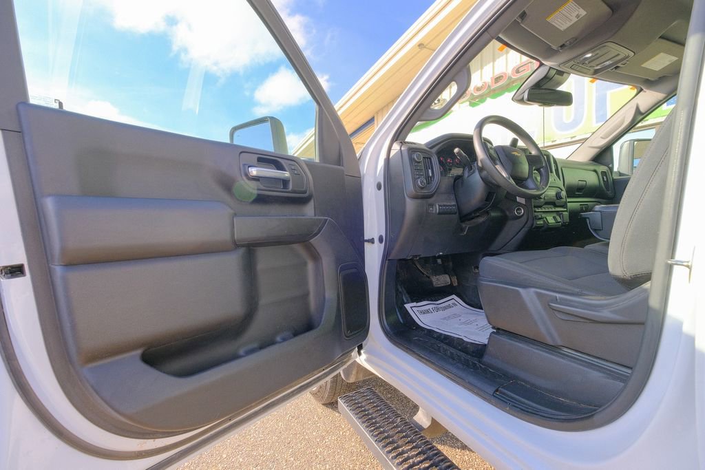 Used 2024 Chevrolet Silverado 3500 W/T image 23