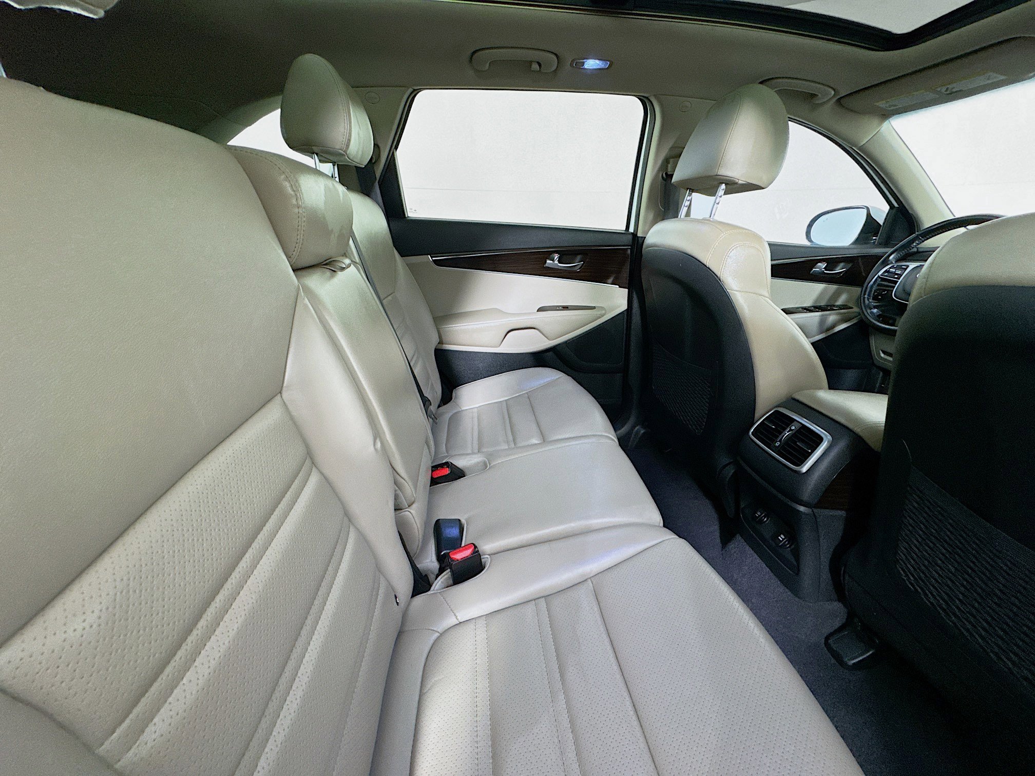 Used 2020 Kia Sorento EX FWD image 26