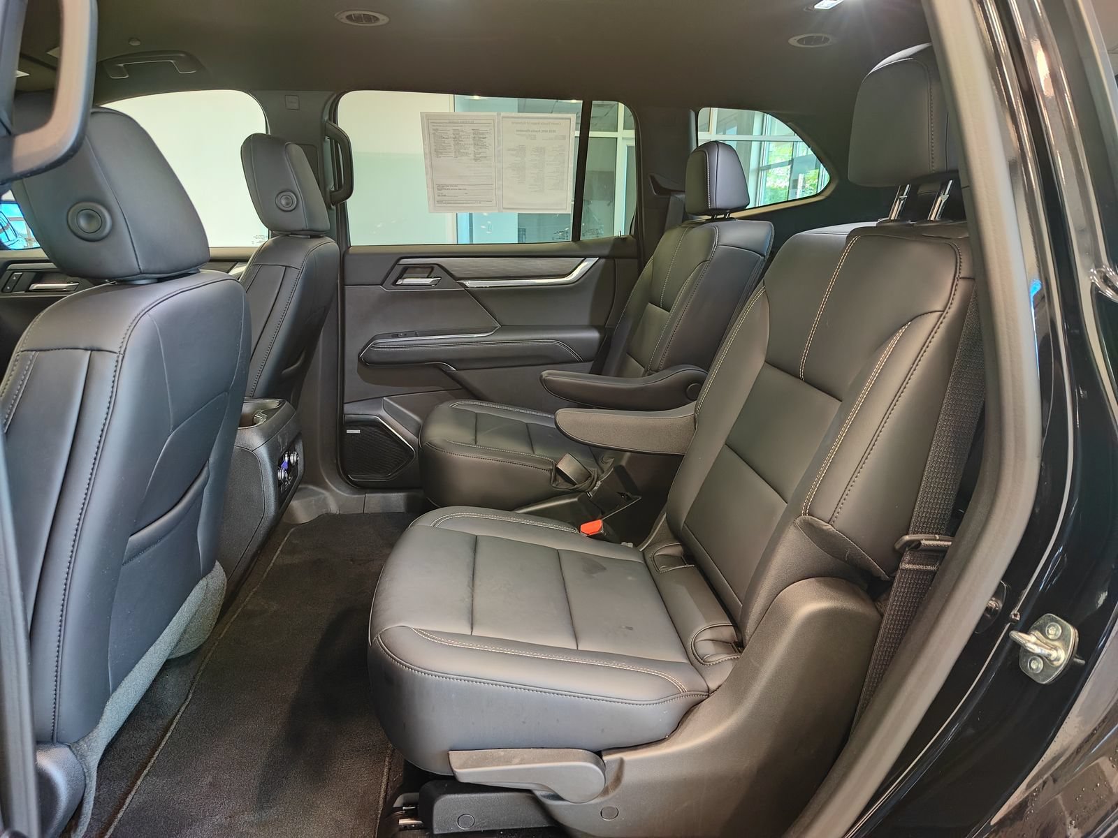 Used 2026 GMC Acadia Elevation w/ Elevation Premium Package AWD/4WD image 12