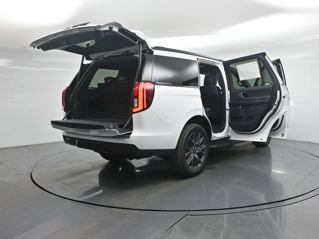 New 2026 Ford Expedition Platinum image 5