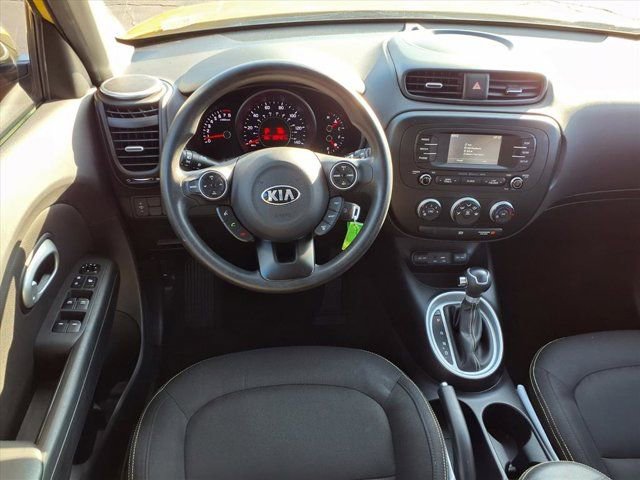 Used 2016 Kia Soul + image 2