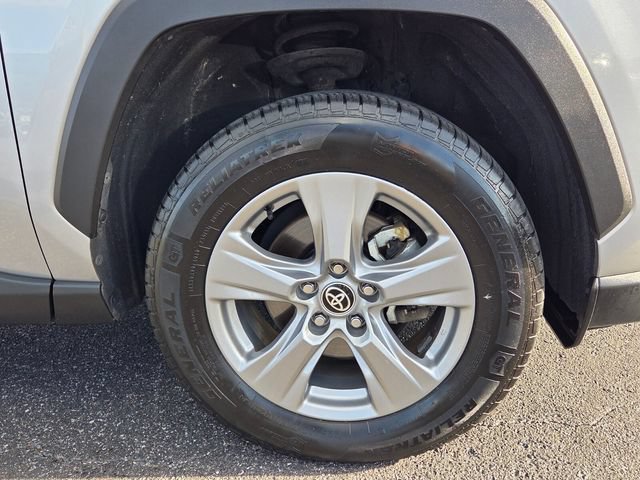 Used 2022 Toyota RAV4 XLE w/ Convenience Package FWD image 9