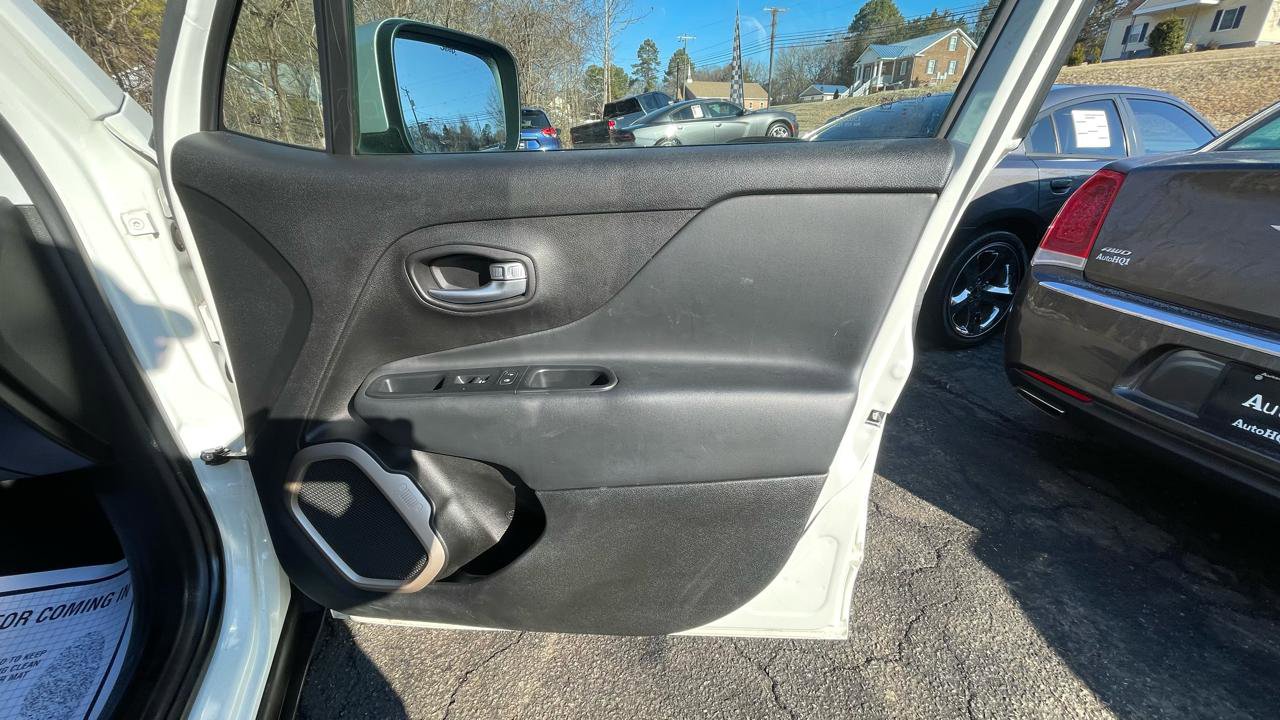 Used 2017 Jeep Renegade Limited image 25