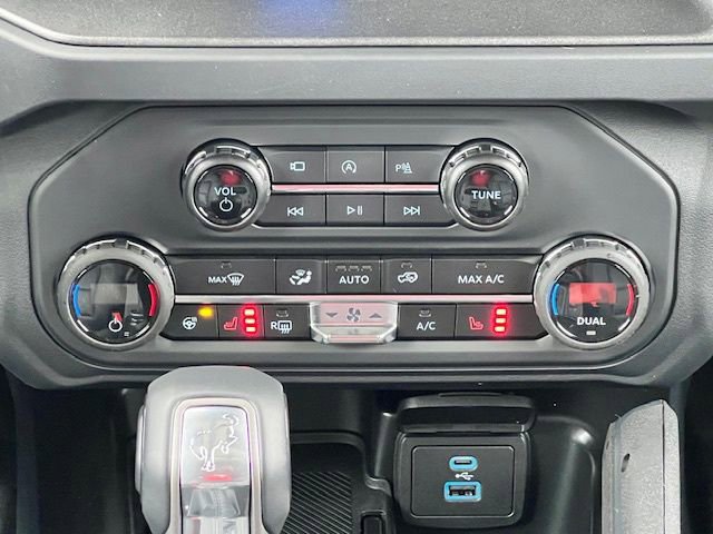 New 2025 Ford Bronco Badlands image 25