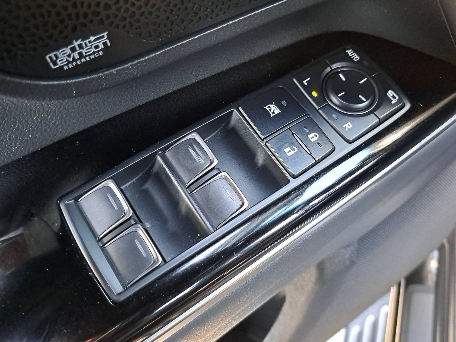 Used 2023 Lexus LX 600 4WD w/ Appearance Package image 30