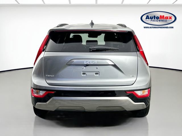 Used 2023 Kia Niro SX image 8