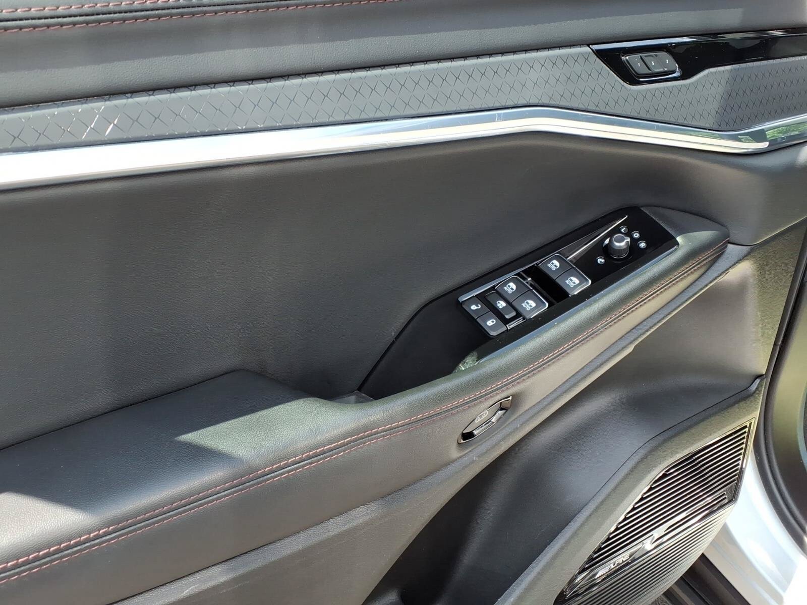 Used 2025 Jeep Wagoneer S Limited AWD/4WD image 10