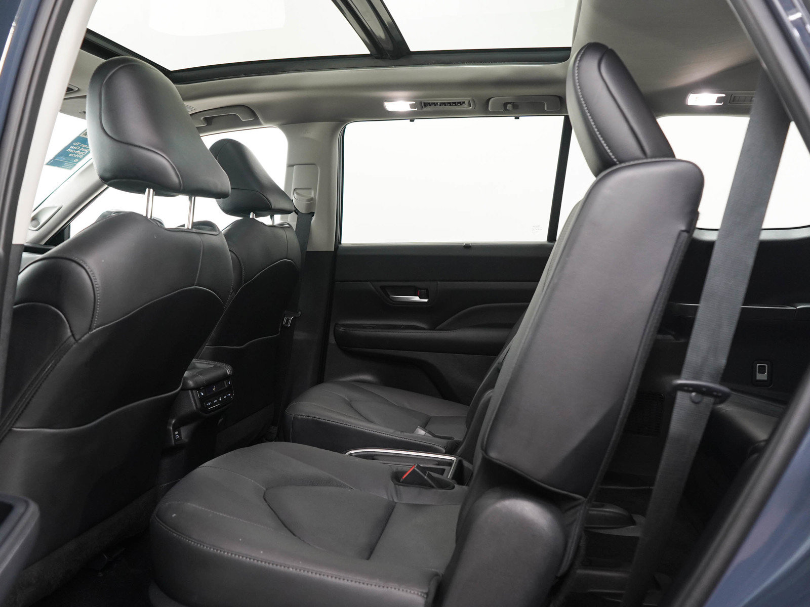 Used 2024 Toyota Grand Highlander AWD image 16