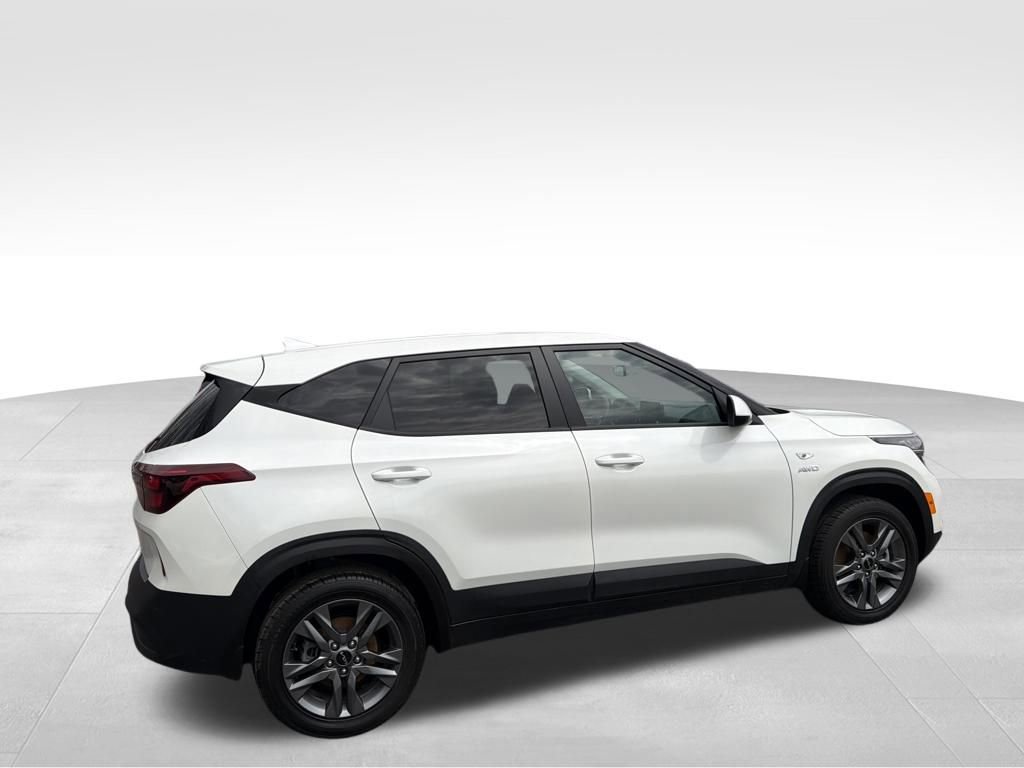 Certified 2023 Kia Seltos LX image 9