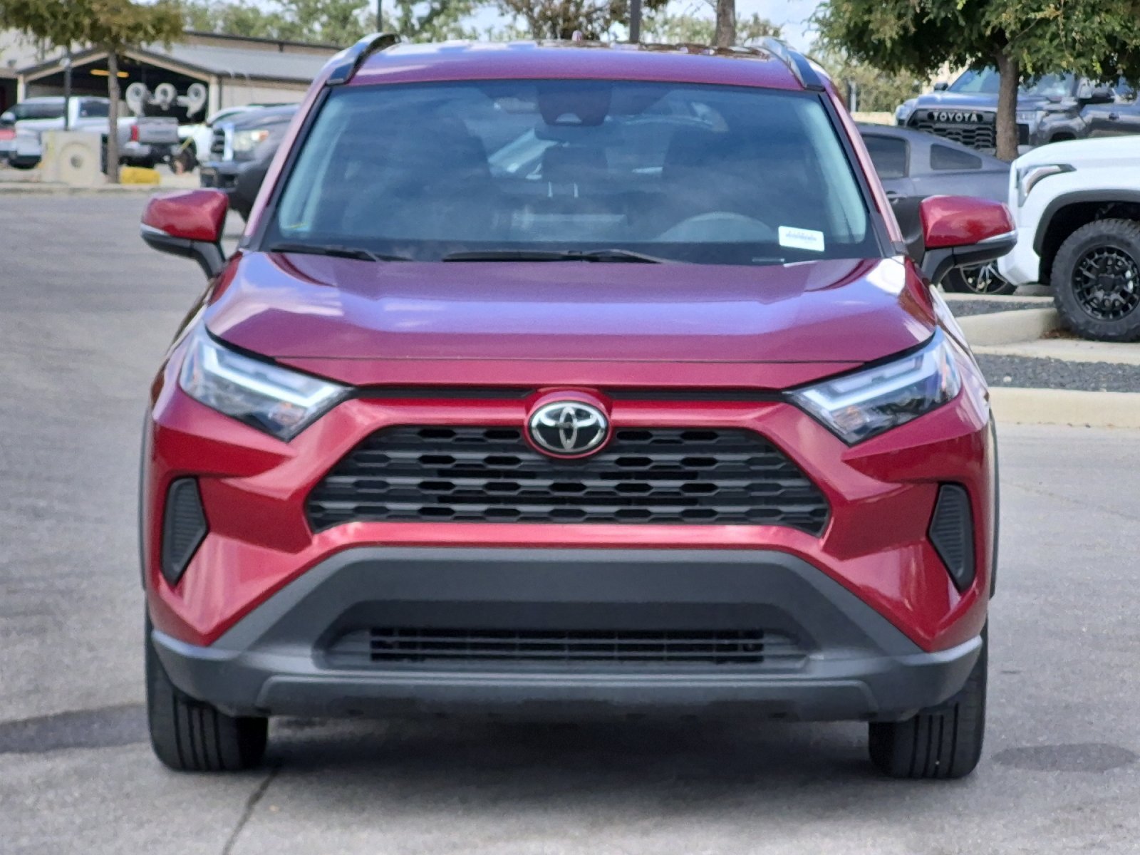 Used 2025 Toyota RAV4 XLE FWD image 8