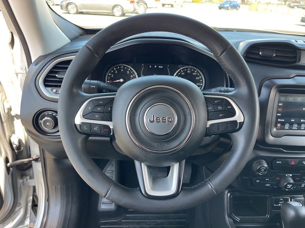 Used 2018 Jeep Renegade Latitude image 15