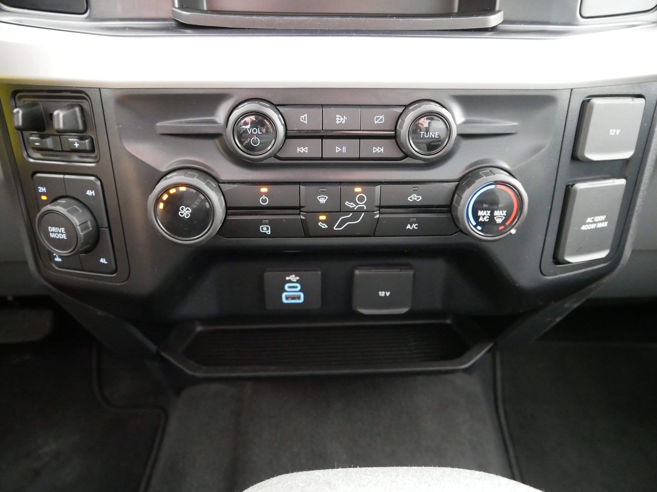 Used 2024 Ford F350 XLT AWD/4WD image 26
