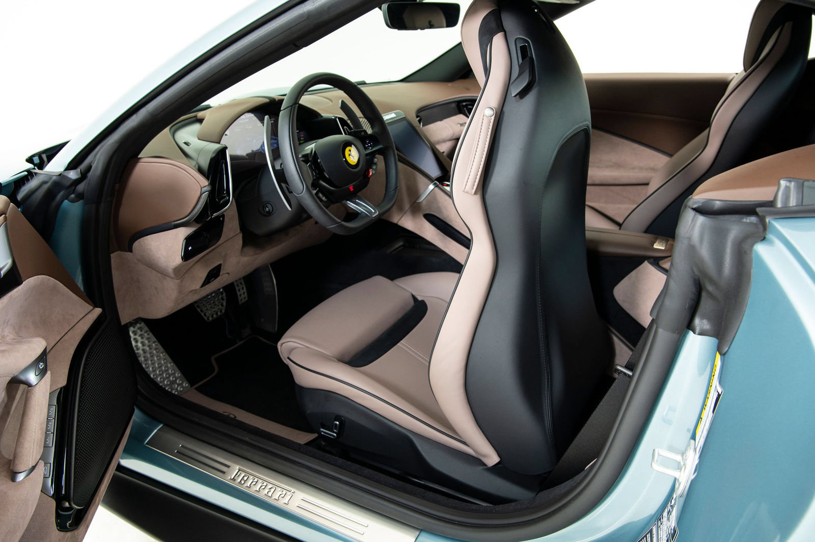 Certified 2025 Ferrari Roma Spider RWD image 6