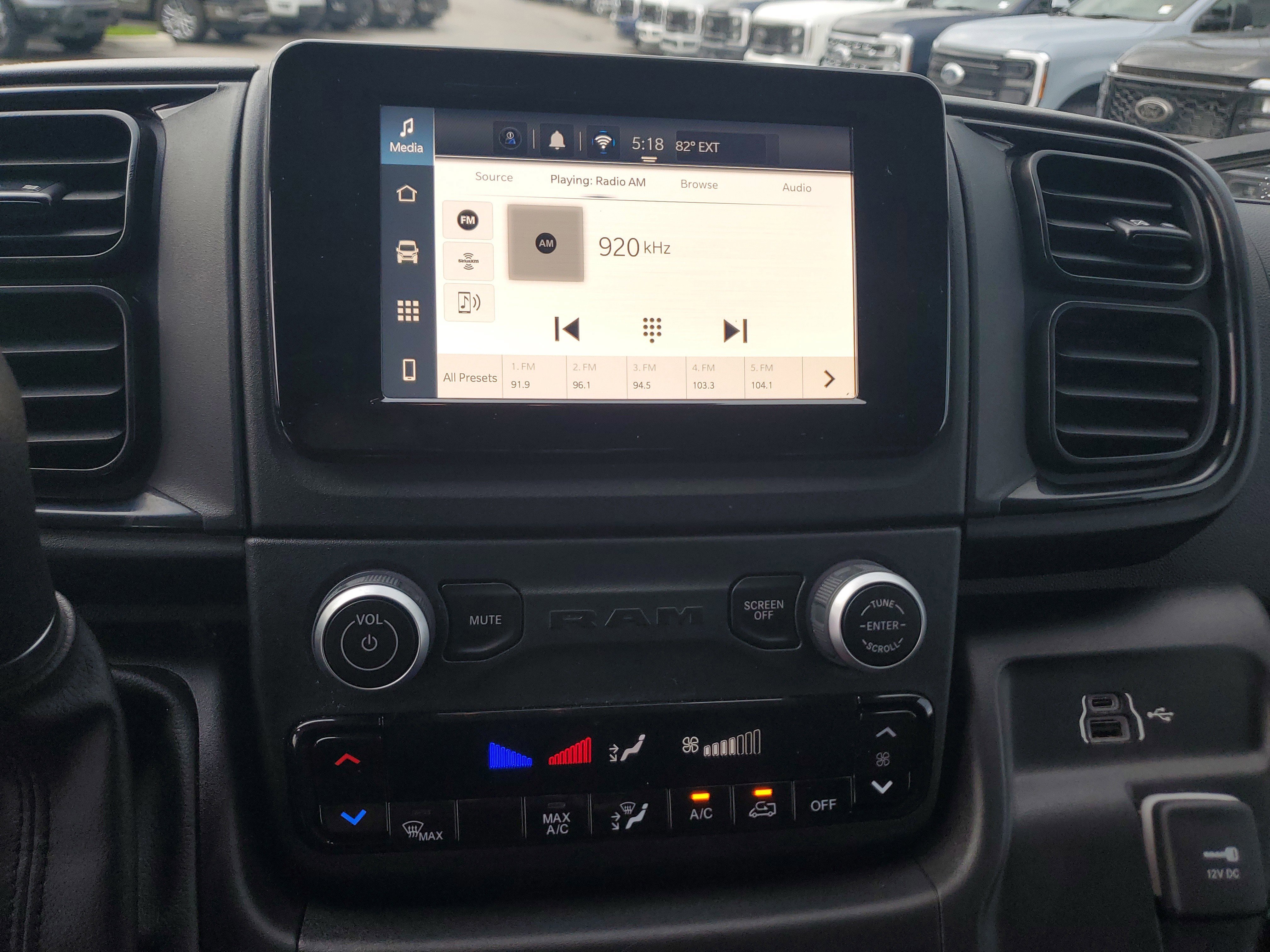 Used 2023 RAM ProMaster 2500 image 20