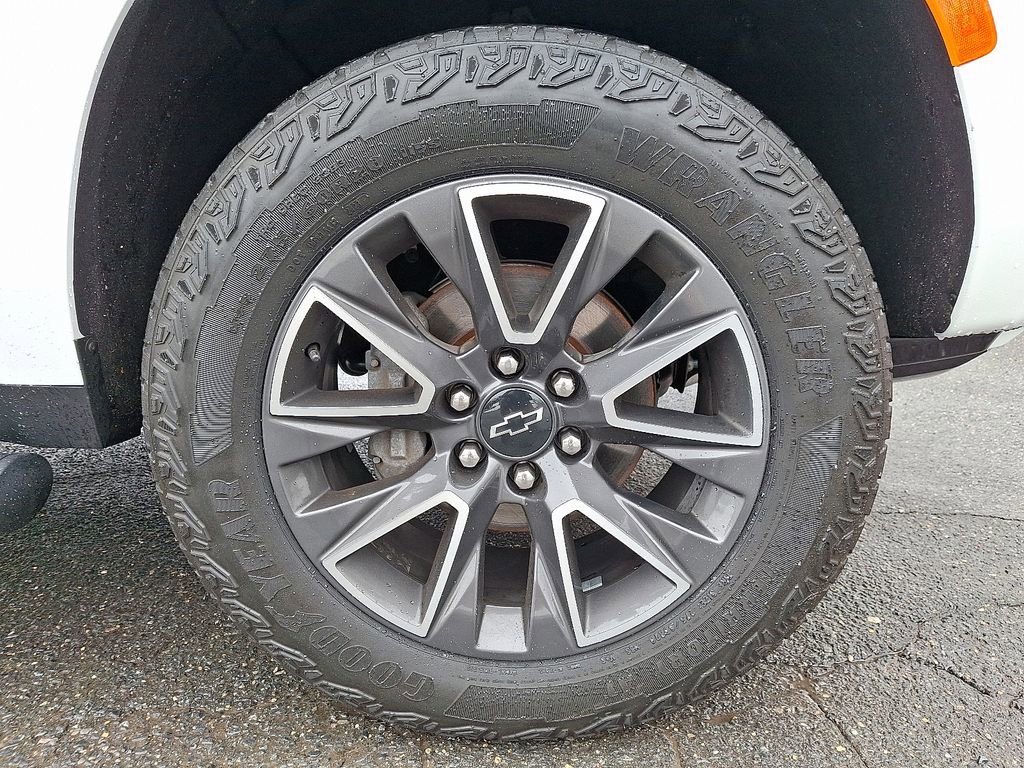 Used 2024 Chevrolet Tahoe Z71 w/ Luxury Package image 8