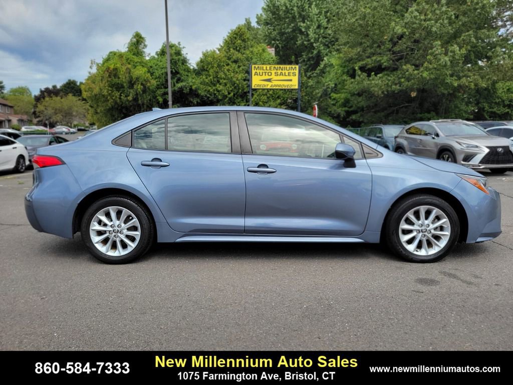 Used 2021 Toyota Corolla LE w/ LE Convenience Package image 6