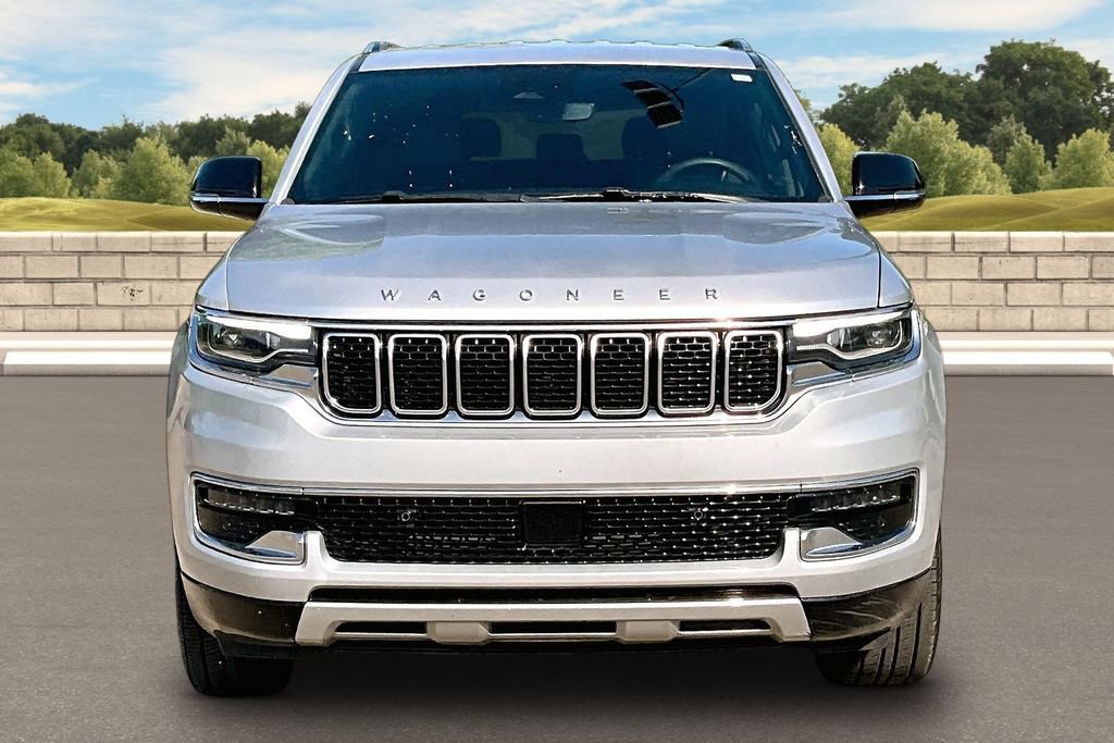Used 2024 Jeep Wagoneer L Series II w/ Flexible Seating Group AWD/4WD image 3