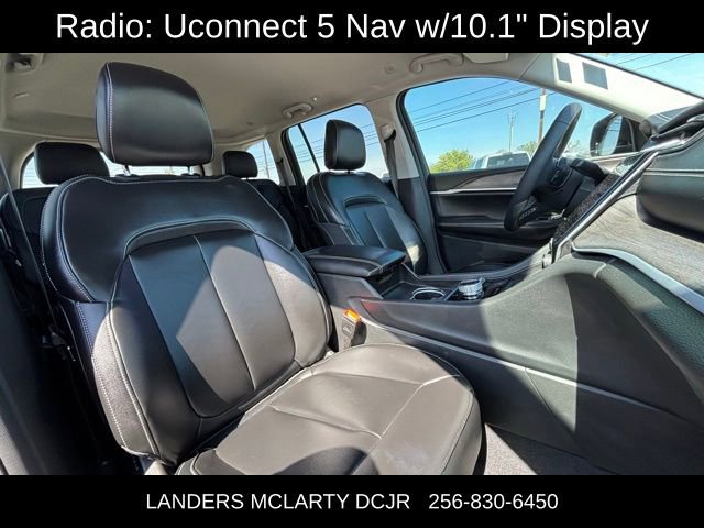 Used 2024 Jeep Grand Cherokee Limited w/ Black Appearance Package image 11