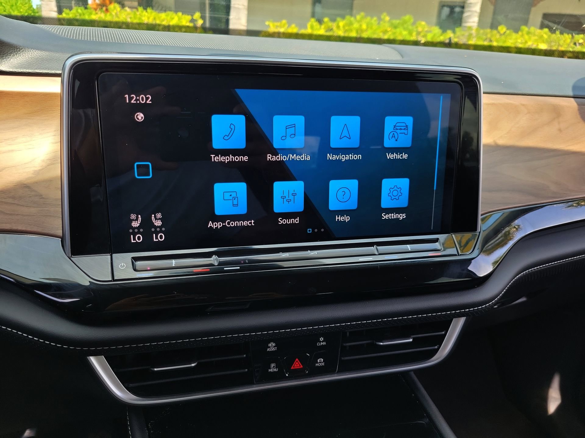 Used 2026 Volkswagen Atlas SE FWD image 22