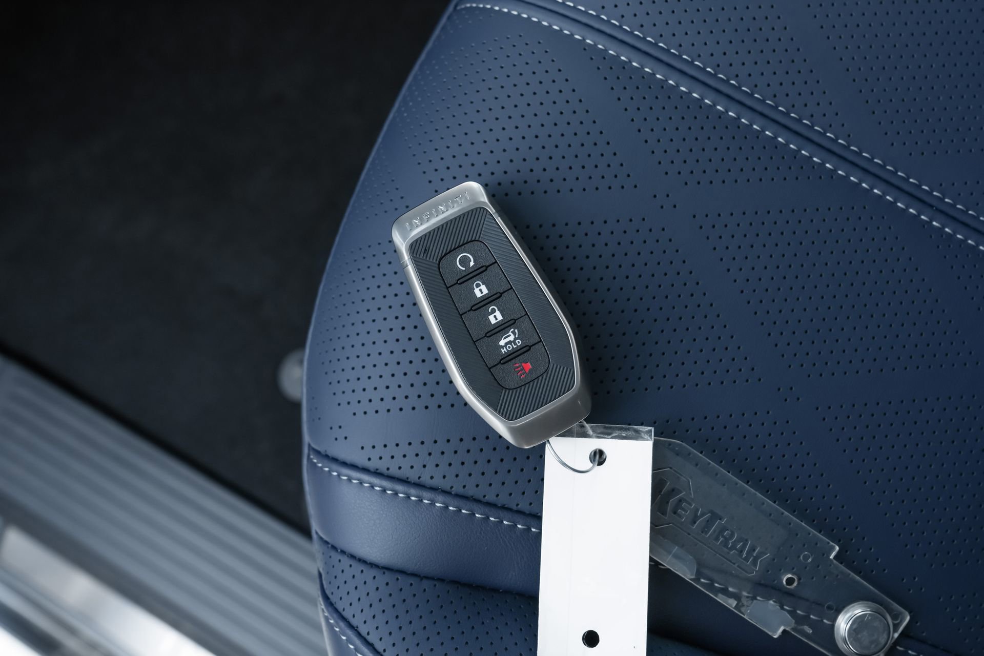 New 2026 INFINITI QX80 4WD w/ Sport Exterior Package image 37