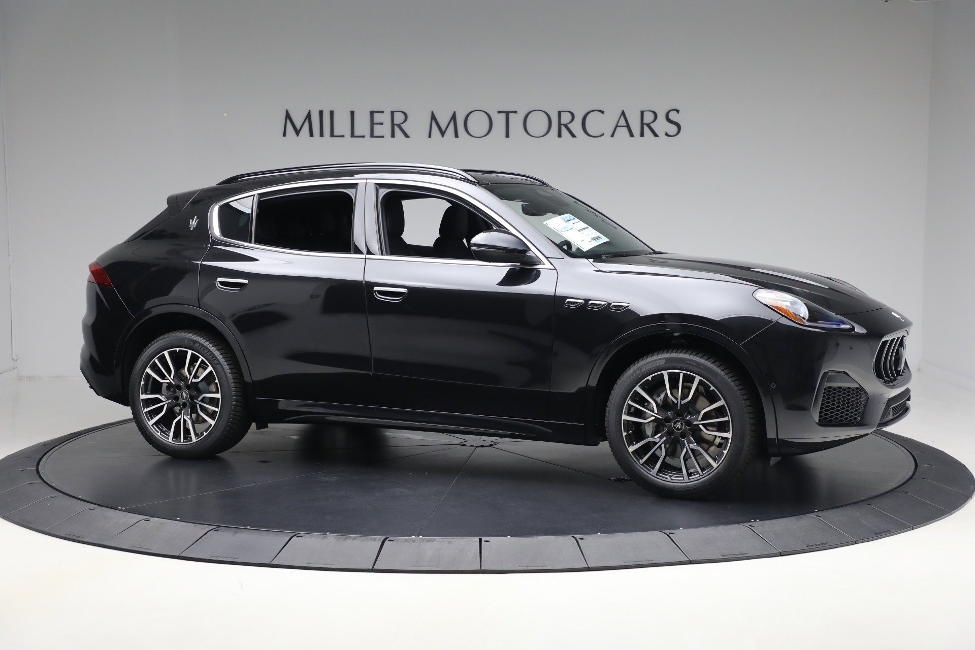 New 2025 Maserati Grecale GT image 10