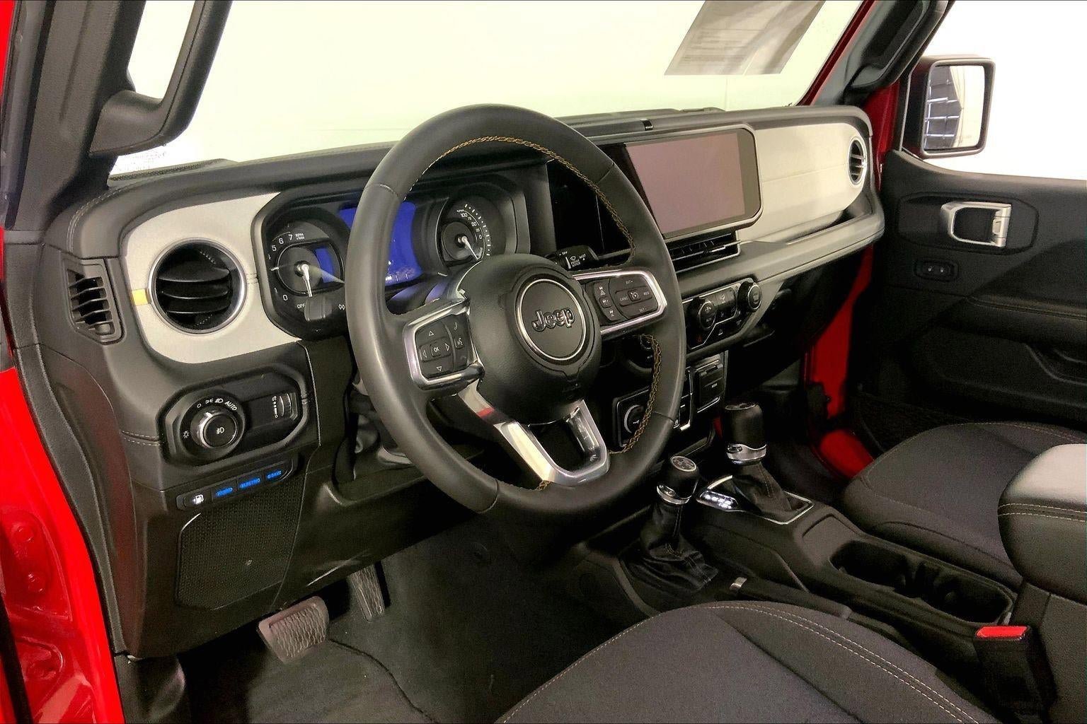 Used 2024 Jeep Wrangler Unlimited Sahara AWD/4WD image 14