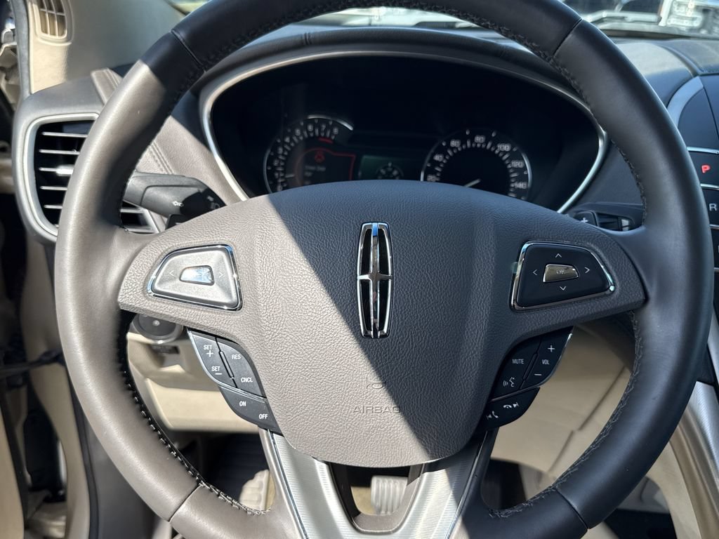 Used 2017 Lincoln MKX Reserve AWD/4WD image 23