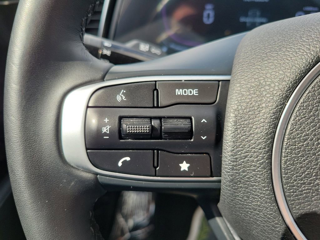 Used 2025 Kia Sportage EX FWD image 14