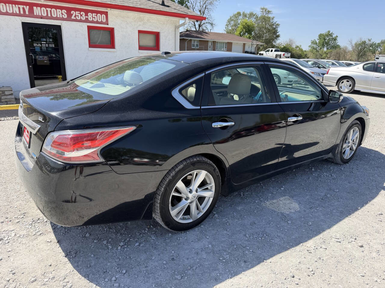 Used 2014 Nissan Altima 2.5 SL w/ Moonroof Package FWD image 3