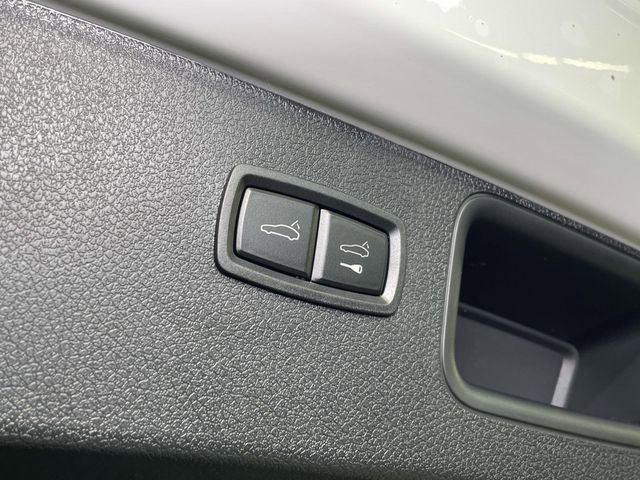 New 2026 Porsche Macan image 21